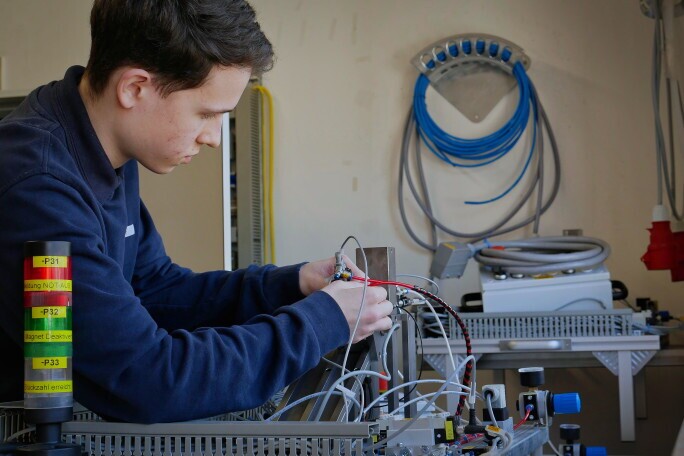 Elektriker (m/w/d), 1. Bild